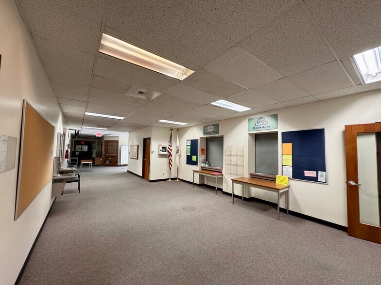 More Photos Of 208 S Johnson St, Macomb Schools For Sale