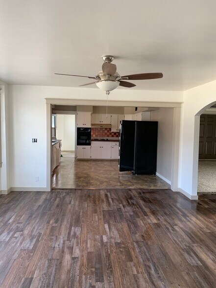 More Photos Of 2940 Floral Blvd, Butte Office For Sale