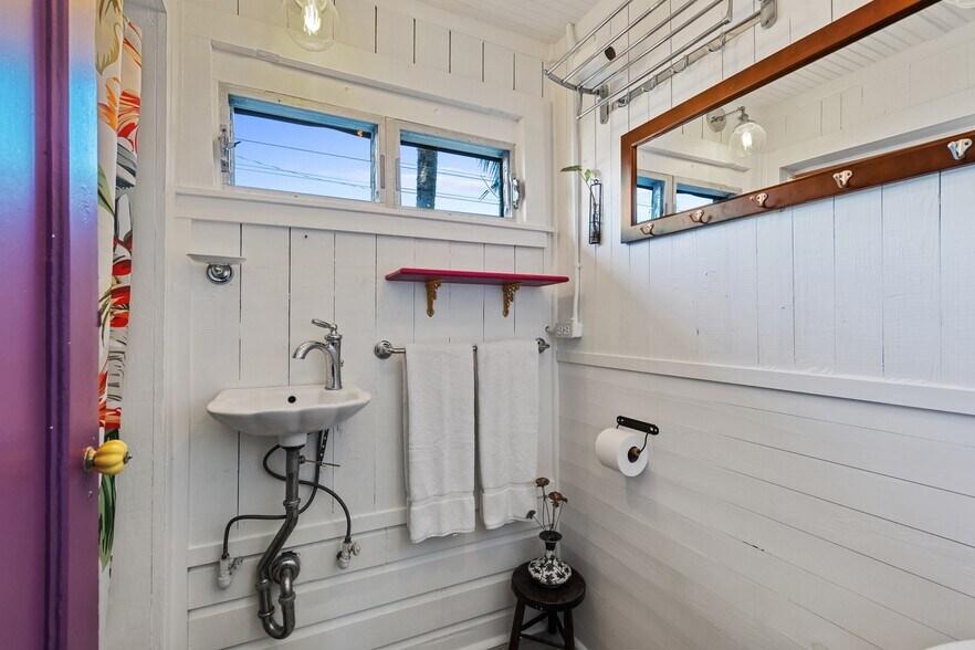 More Photos Of 12685 FL-24, Cedar Key Hotel For Sale