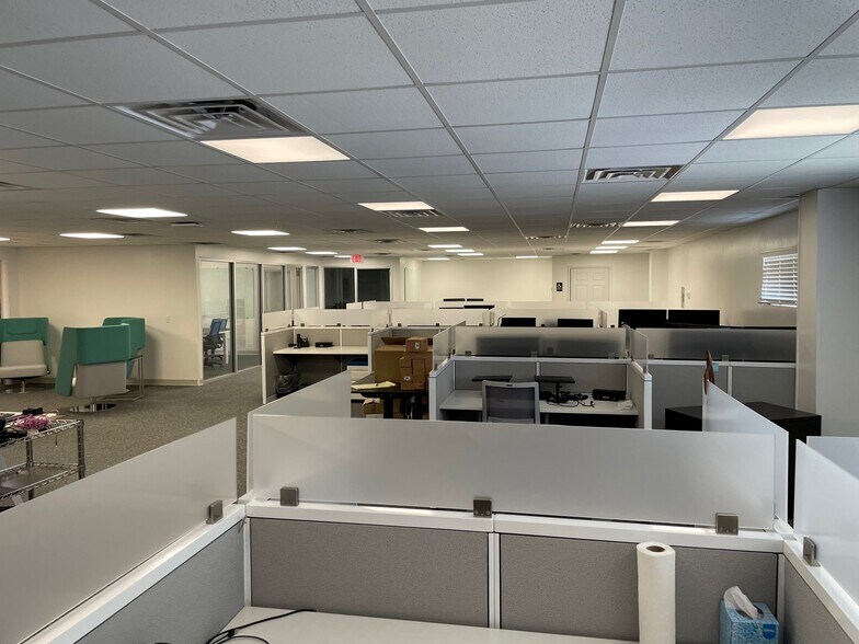 More Photos Of 120 State St E, Oldsmar Medical For Lease