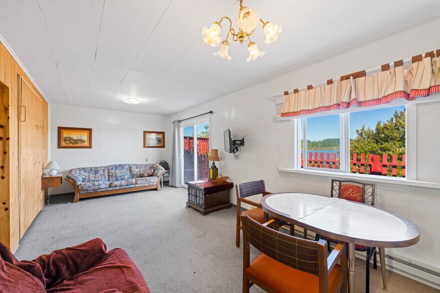 More Photos Of 4484 Fish Mill, Westlake Hotel For Sale