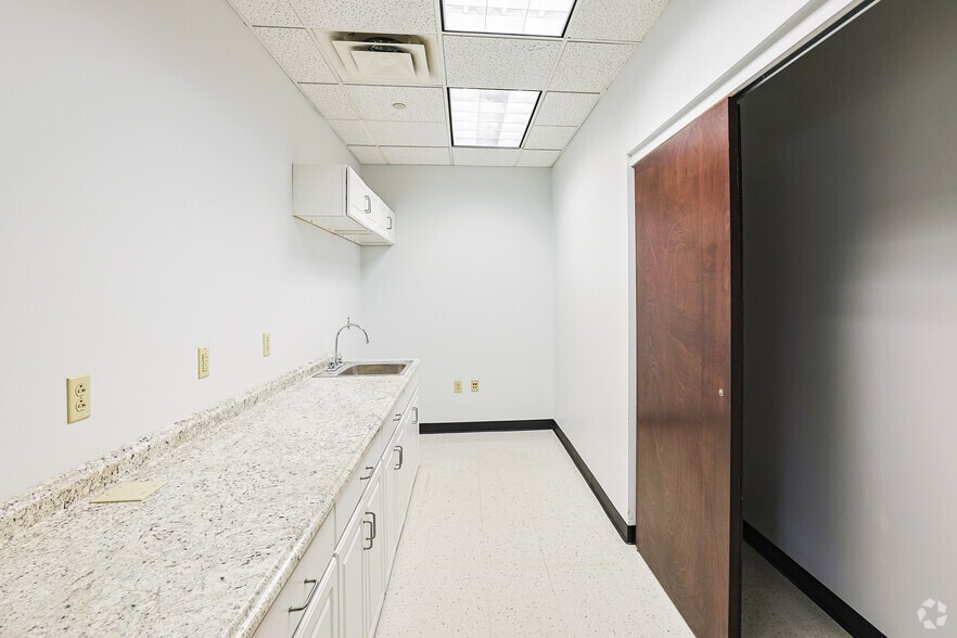 More Photos Of 380 Southpointe Blvd, Canonsburg Office Residential For Lease