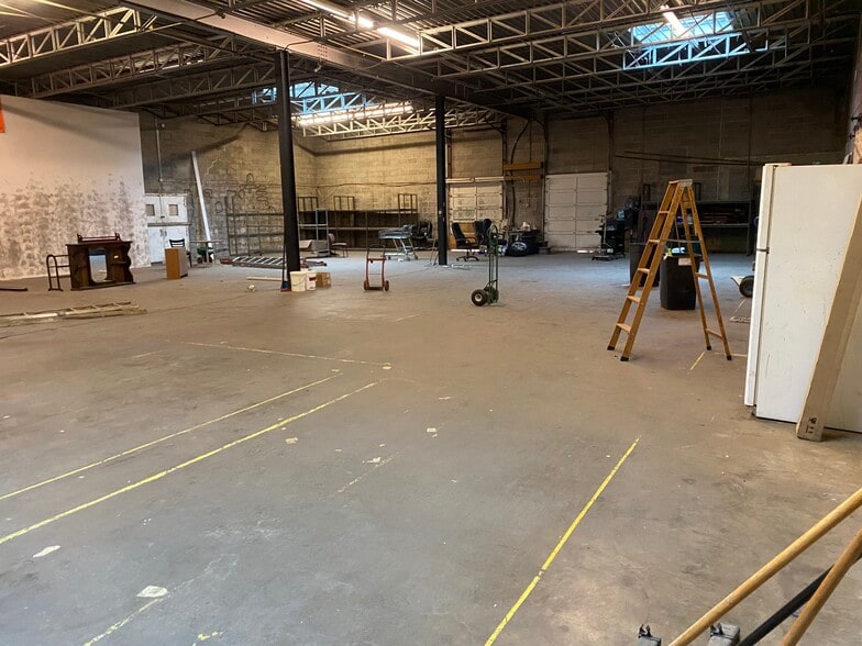 More Photos Of 3007 S Fillmore St, Amarillo Warehouse For Lease
