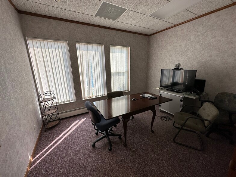 More Photos Of 834 King Hwy, Kalamazoo Office For Lease