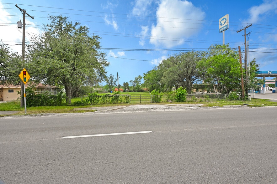 More Photos Of 1426 S State Highway 46, New Braunfels Land For Sale