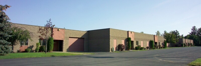 More Photos Of 6780 Northern Blvd, East Syracuse Showroom For Lease