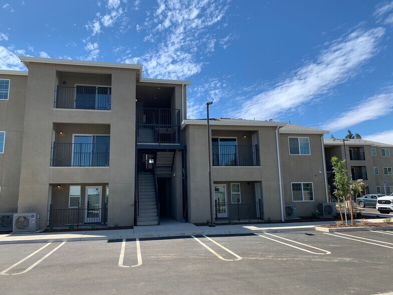 More Photos Of 2531 W Rumble Rd, Modesto Apartments For Sale