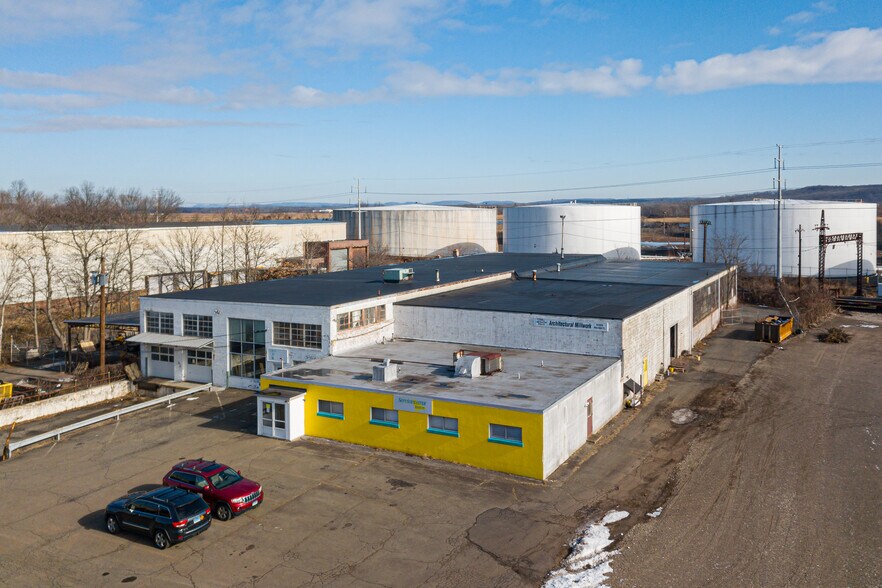 More Photos Of 299 Welton St, Hamden Warehouse For Lease