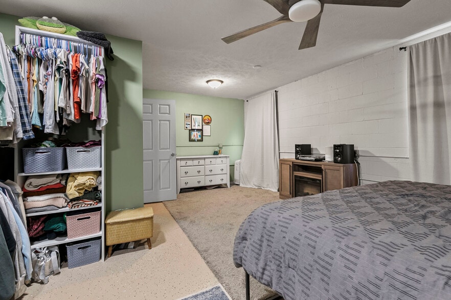 More Photos Of 3711 Touzalin Ave, Lincoln Service For Sale
