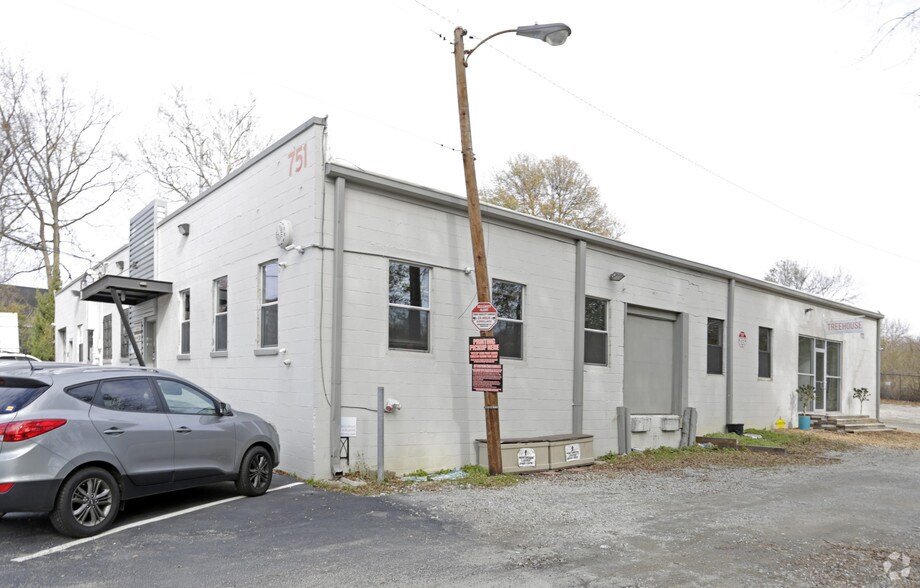 More Photos Of 751 James P Brawley Dr NW, Atlanta Office For Lease