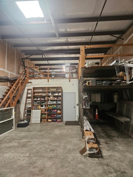More Photos Of 11000 Metro Pky, Fort Myers Warehouse For Sale
