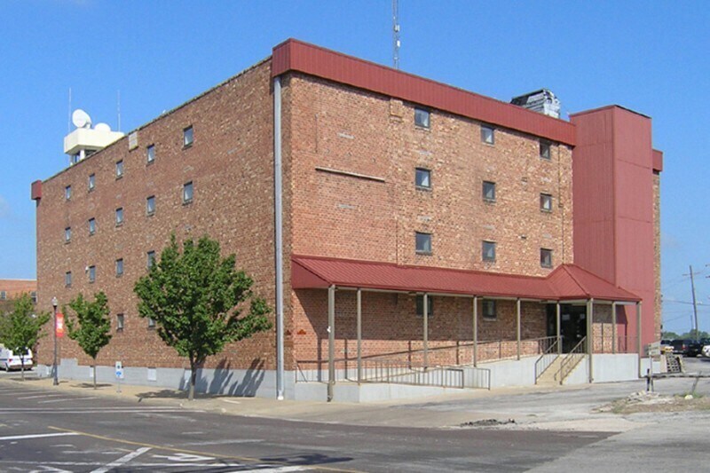 More Photos Of 101 W Coates St, Moberly Office For Lease