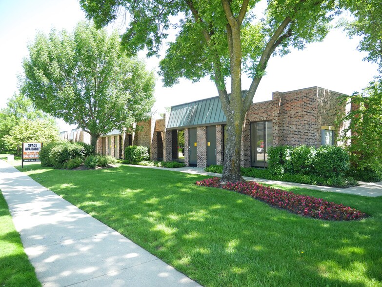 More Photos Of 333 Skokie Blvd, Northbrook Medical For Lease