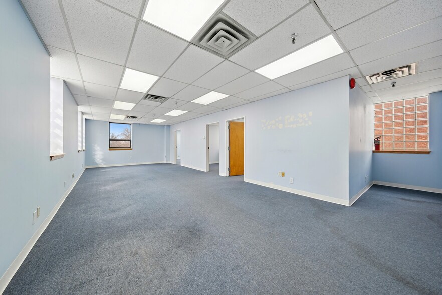 More Photos Of 545-553 Cedar Ln, Teaneck Office For Lease