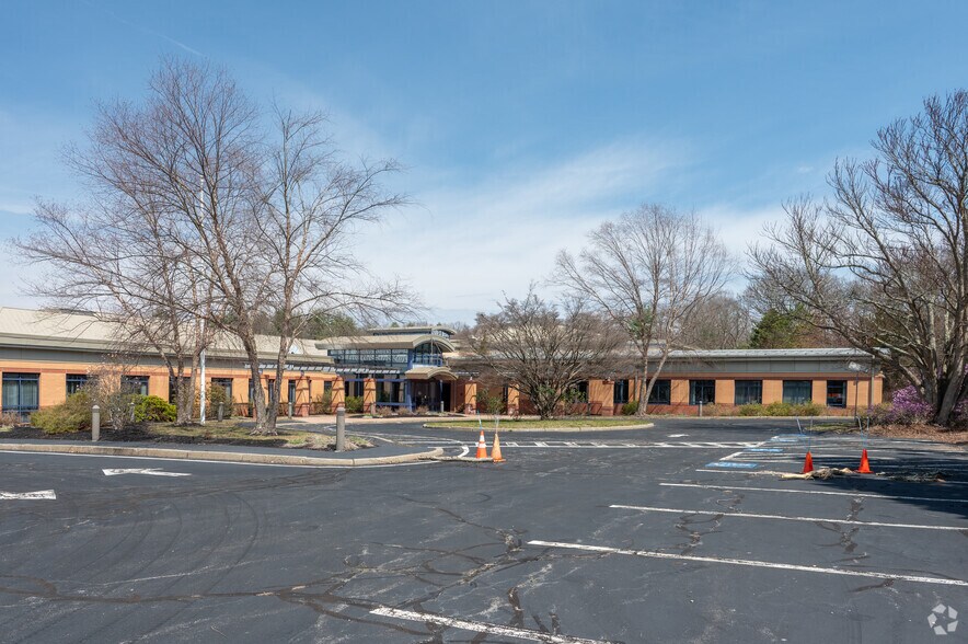 More Photos Of 71 Frankland Rd, Hopkinton Manufacturing For Lease
