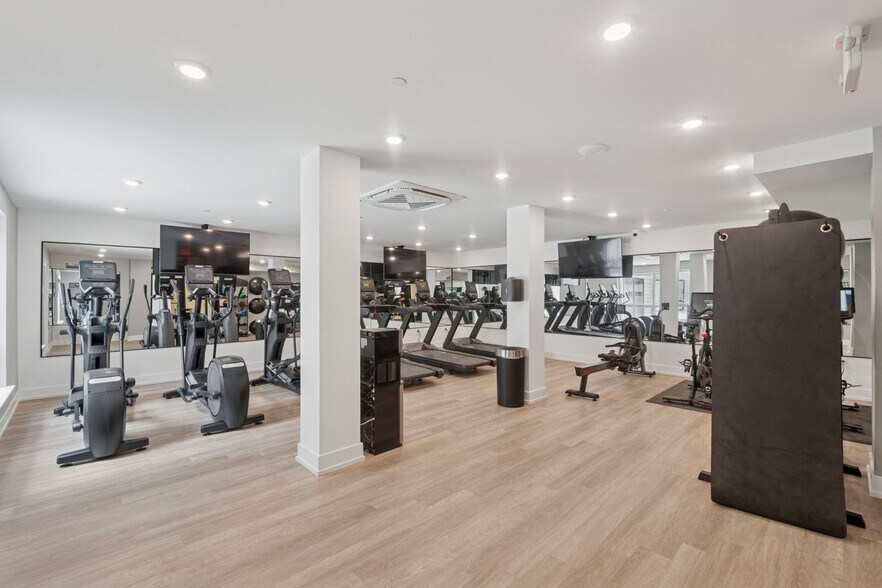 More Photos Of 922 N Broad St, Philadelphia Apartments For Lease