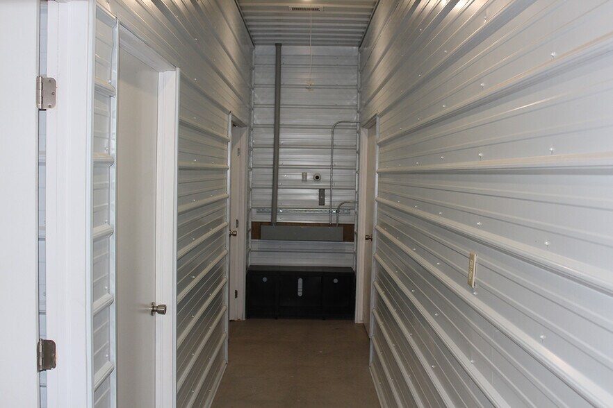 More Photos Of 33622 County 58EE rd, Villa Grove Specialty For Sale