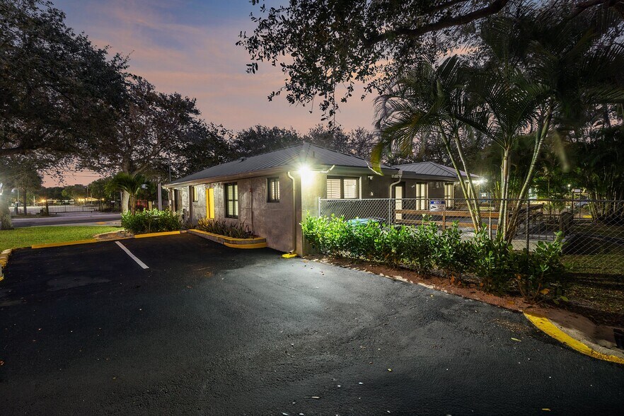 More Photos Of 112 SE 10th St, Delray Beach Office Residential For Lease