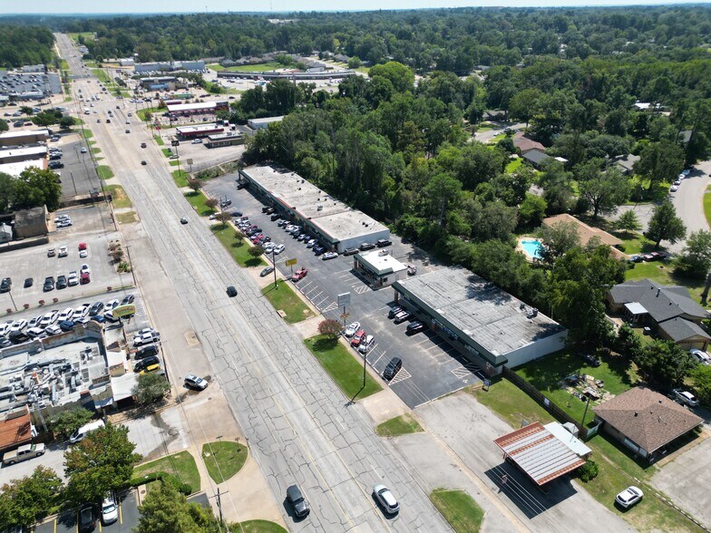 More Photos Of 2400-2500 Fifth St, Tyler Unknown For Lease