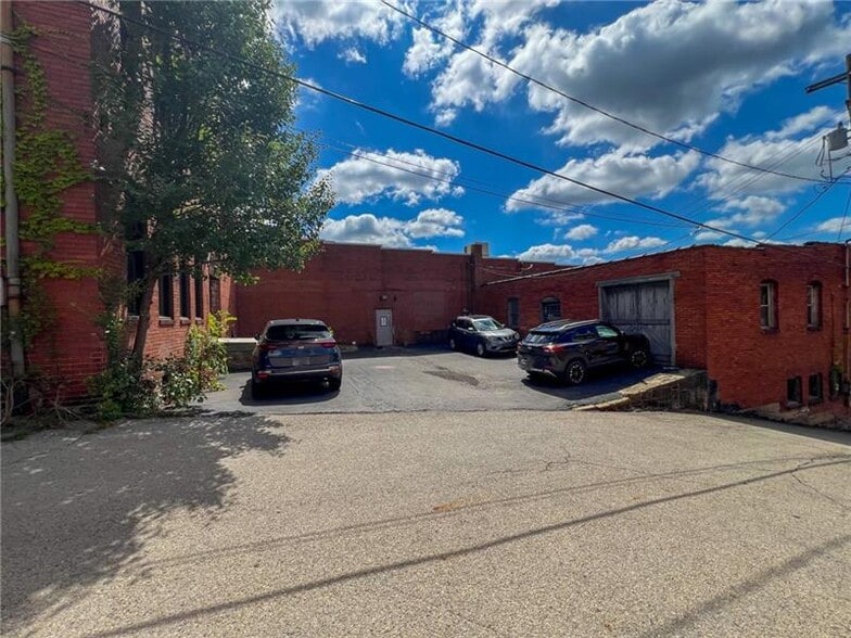 More Photos Of 119 E Wayne St, Butler Office Residential For Sale