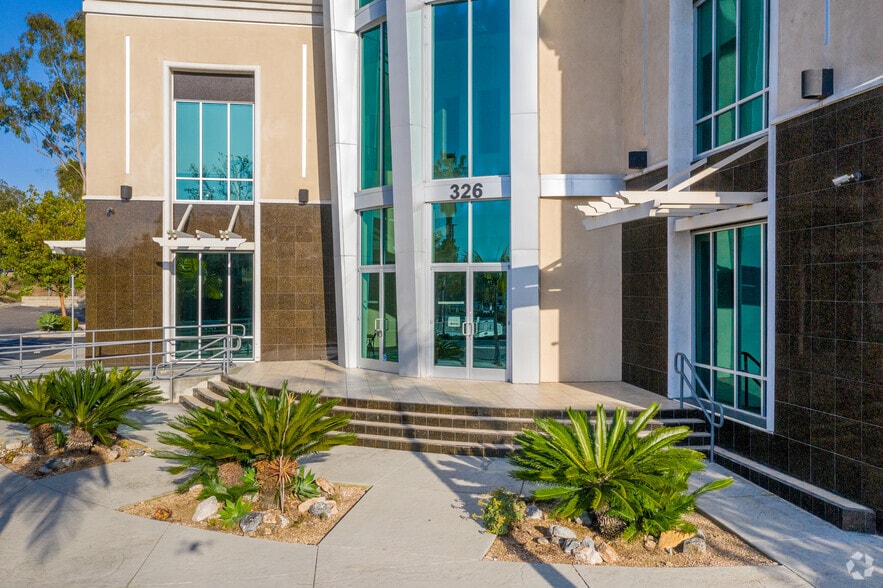More Photos Of 326 S Melrose Dr, Vista Medical For Lease
