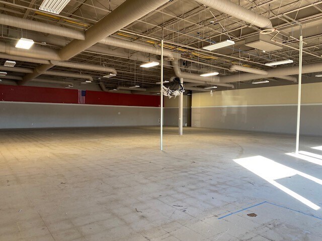 More Photos Of 1300 18th Ave NW, Austin Storefront For Lease