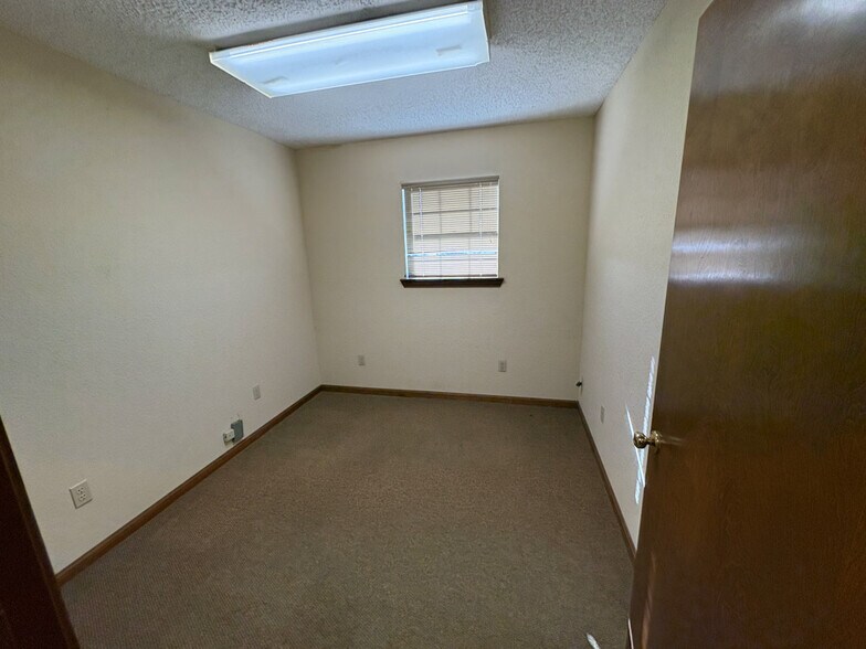 More Photos Of 12192 Tx-62, Orange Office Residential For Sale