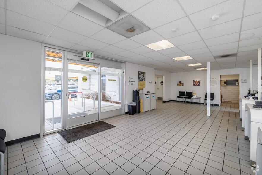 More Photos Of 1120 W Laurel St, San Diego Auto Dealership For Lease