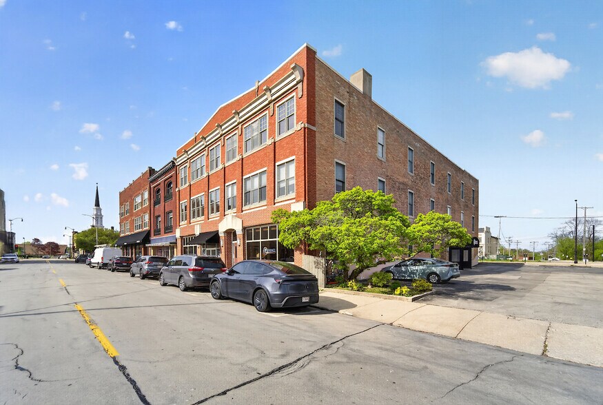 More Photos Of 510 College Ave, Racine Storefront Retail Office For Sale