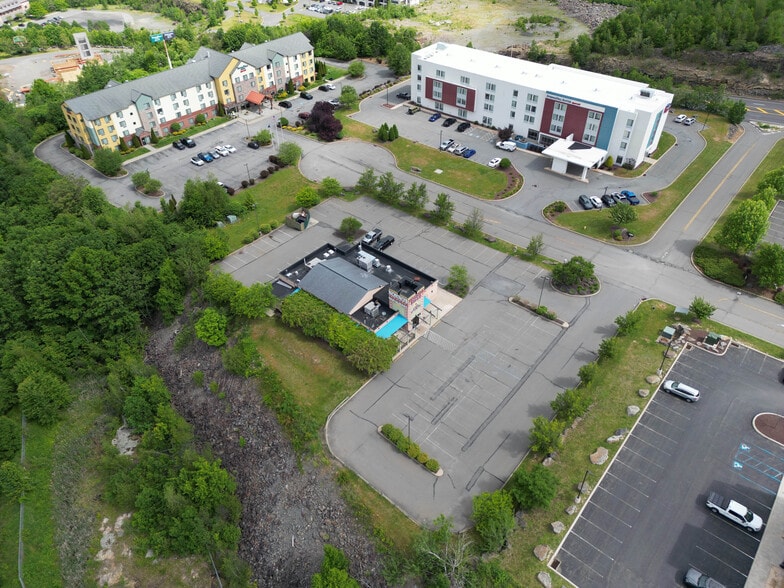 More Photos Of 6 Radcliffe Dr, Moosic Restaurant For Sale