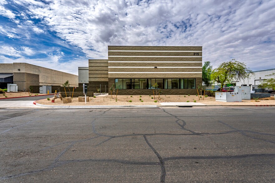 More Photos Of 315 E Comstock Dr, Chandler Warehouse For Sale