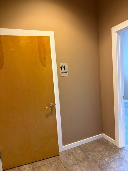 More Photos Of 6531 103rd St, Jacksonville Medical For Sale