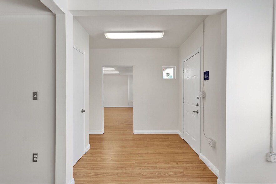 More Photos Of 943 W Holt Blvd, Ontario General Retail For Sale