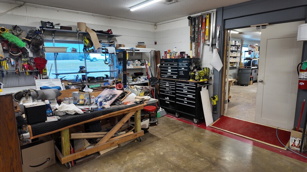 More Photos Of 5467 N Main St, Joplin Freestanding For Sale