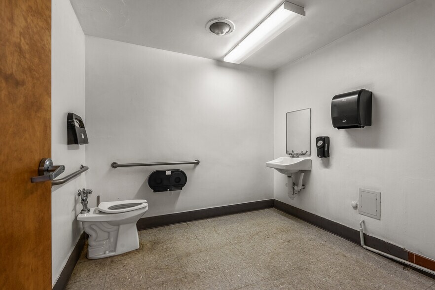More Photos Of 142 W Palace Ave, Santa Fe Office Residential For Sale