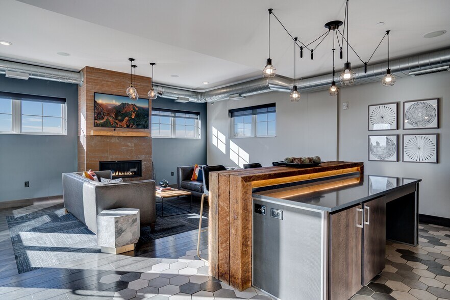 More Photos Of 2410 University Ave W, Saint Paul Apartments For Lease