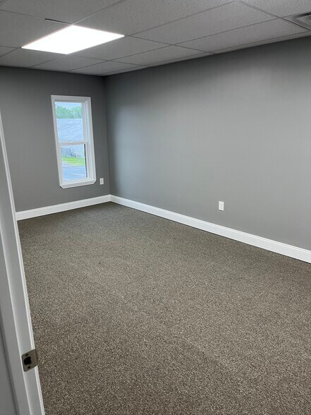 More Photos Of 7505 Sussex Dr, Florence Medical For Lease