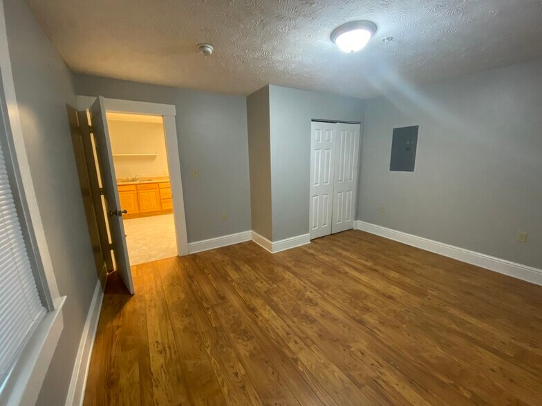 More Photos Of 444 High St, Morgantown Storefront Retail Residential For Lease