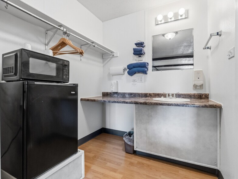 More Photos Of 16154 US 63 Hwy, Hayward Hotel For Sale