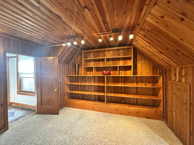 More Photos Of 527 S Arlington Ave, Reno Office Residential For Lease