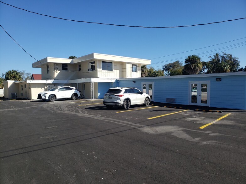 More Photos Of 700 N Main St, Kissimmee Office For Sale