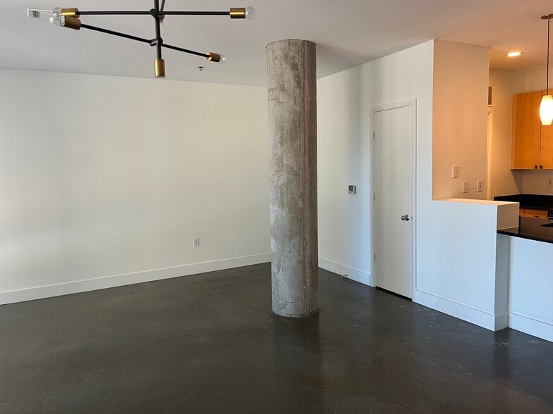 More Photos Of 845 Spring St NW, Atlanta Apartments For Sale