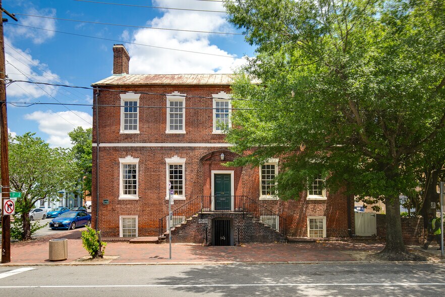 More Photos Of 100 E Main St, Richmond Office For Sale