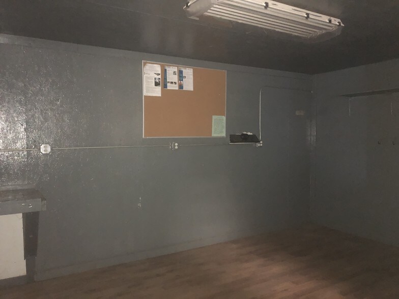 More Photos Of 1400 W Marvin Ave, Waxahachie Warehouse For Sale