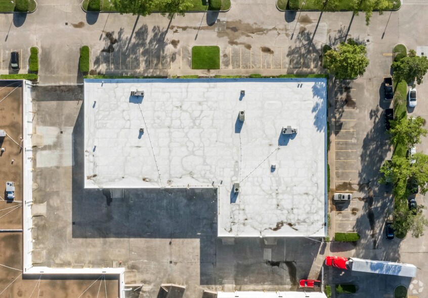 Primary Photo Of 2704 Bingle Rd, Houston Flex For Lease