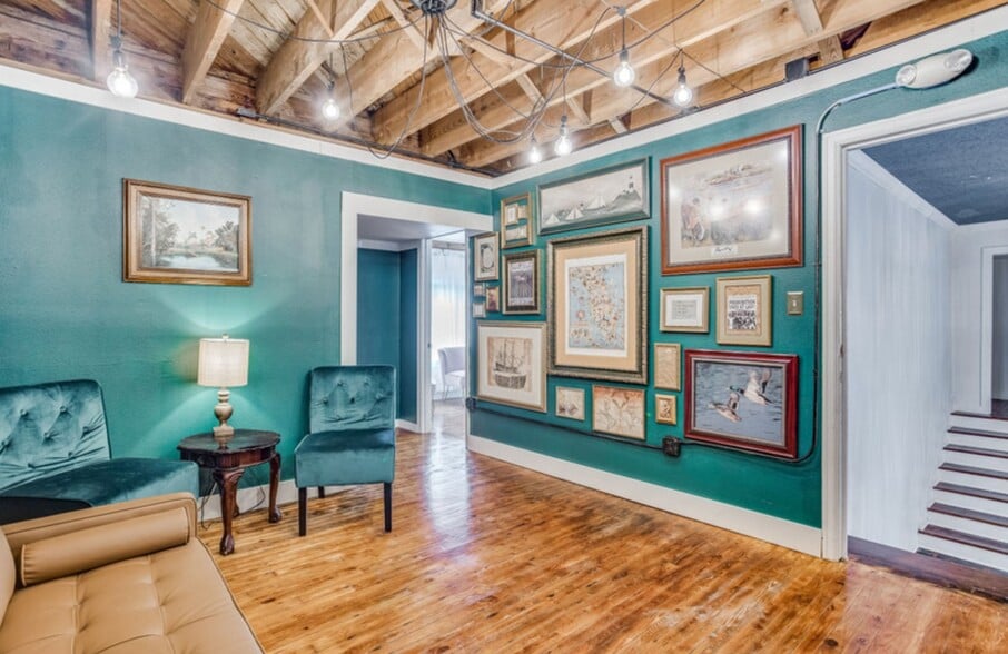 More Photos Of 544 N Main St, Crestview Storefront Retail Office For Sale