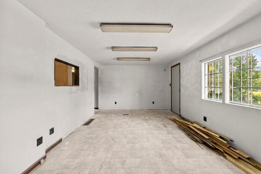More Photos Of 130 Cooper Run, Shepherdsville Warehouse For Sale