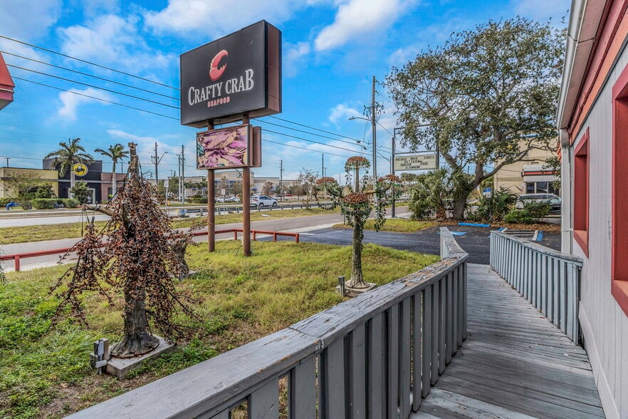 More Photos Of 2901 Tyrone Blvd, Saint Petersburg Restaurant For Sale