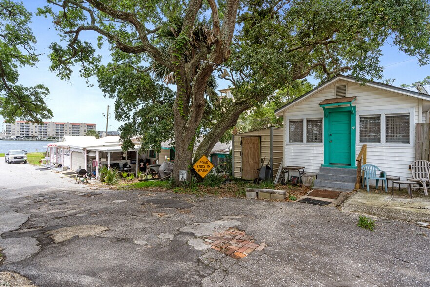 More Photos Of 195 Brooks St SE, Fort Walton Beach Hotel For Sale