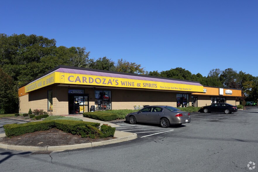 More Photos Of 154 Faunce Corner Rd, North Dartmouth Storefront Retail Office For Lease